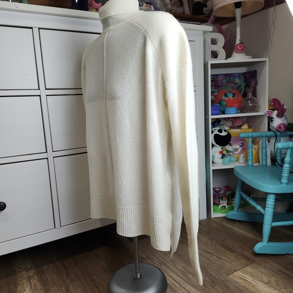 maje moby 100% cashmere Turtleneck Sweater Off-White cream lightweight women's 2 - Picture 5 of 16